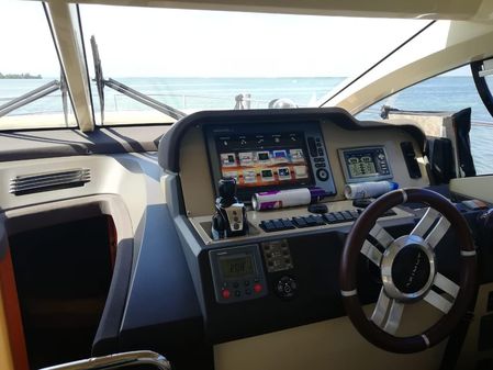 Azimut 40 Flybridge image