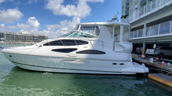 Cruisers Yachts 455 Express Motoryacht 