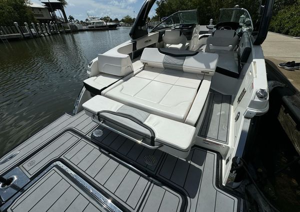 Chaparral 307 SSX Cruiser image