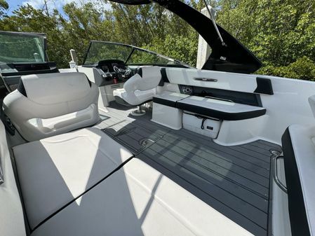 Chaparral 307 SSX Cruiser image