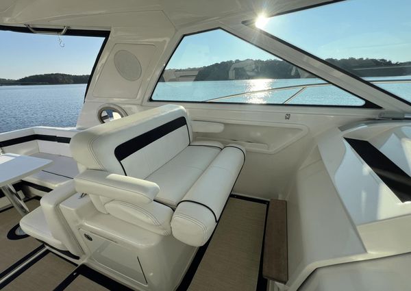 Sea Ray 450 Sundancer image