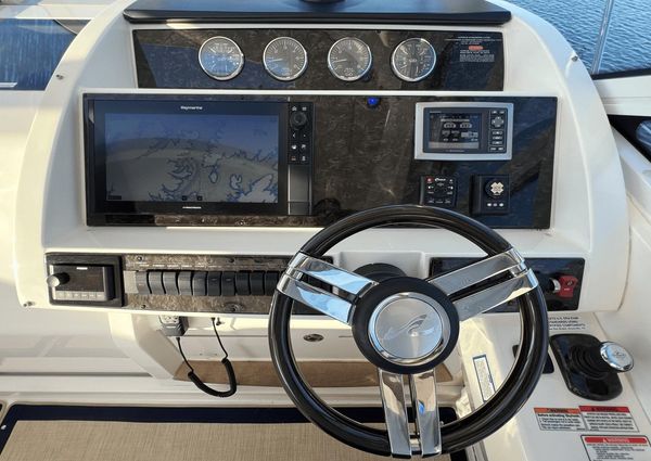 Sea Ray 450 Sundancer image