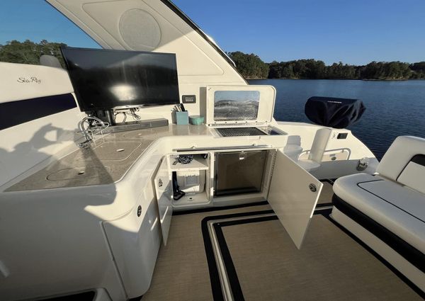 Sea Ray 450 Sundancer image