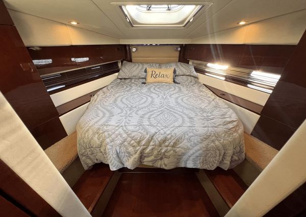 Sea Ray 450 Sundancer image