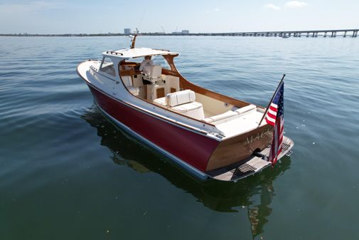 Hinckley 36-PICNIC-BOAT-CLASSIC image