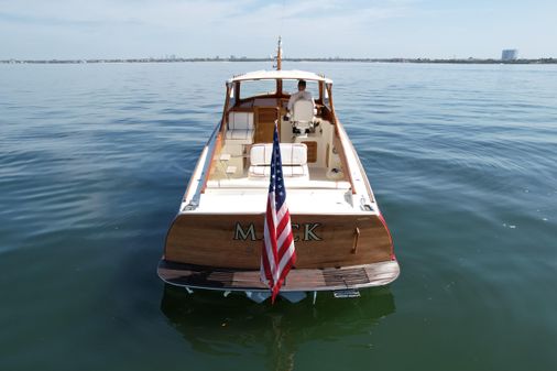 Hinckley 36-PICNIC-BOAT-CLASSIC image