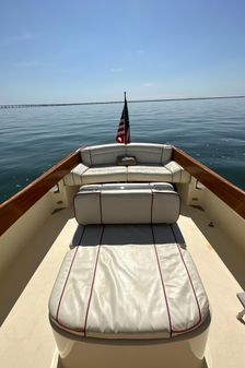 Hinckley 36-PICNIC-BOAT-CLASSIC image