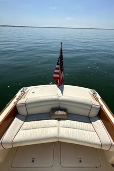 Hinckley 36-PICNIC-BOAT-CLASSIC image