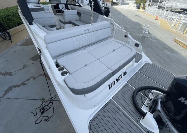 Sea Ray 270 SDX Outboard image