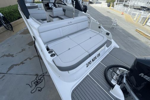 Sea Ray 270 SDX Outboard image