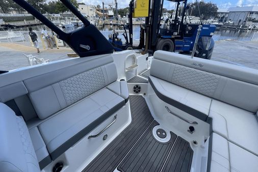 Sea Ray 270 SDX Outboard image