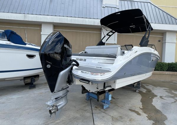 Sea Ray 270 SDX Outboard image