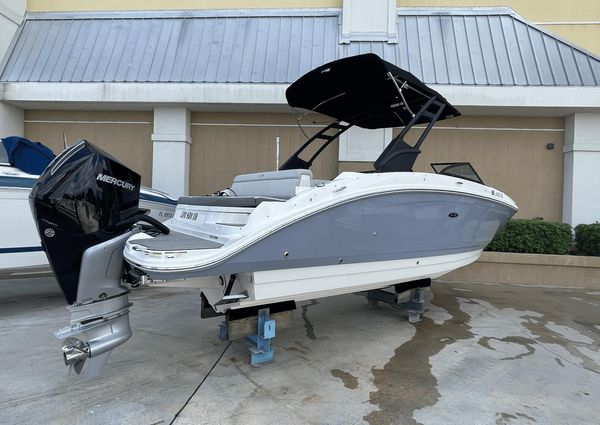 Sea Ray 270 SDX Outboard image