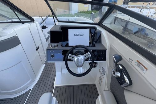 Sea Ray 270 SDX Outboard image