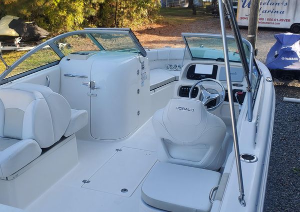 Robalo R227-DUAL-CONSOLE image