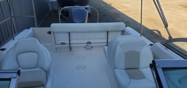 Robalo R227-DUAL-CONSOLE image