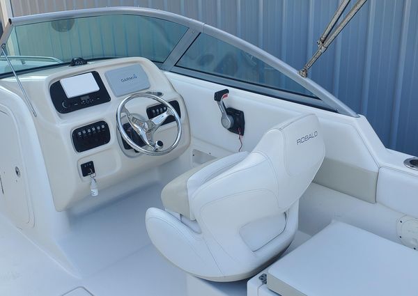 Robalo R227-DUAL-CONSOLE image