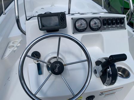 Boston-whaler 170-MONTAUK image