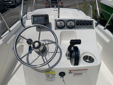 Boston-whaler 170-MONTAUK image