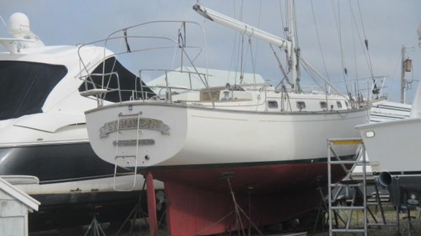 Island Packet IP38