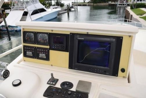 Ferretti Yachts 760 image