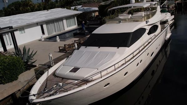 Ferretti Yachts 760