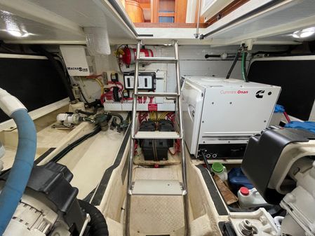 Sabre 42 Salon Express image