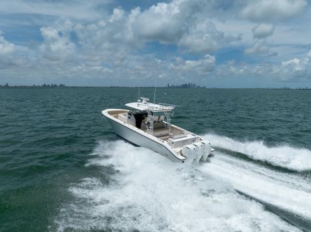 Pursuit S 368 Sport image