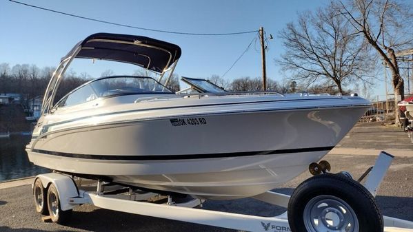 Formula 240 Bowrider image