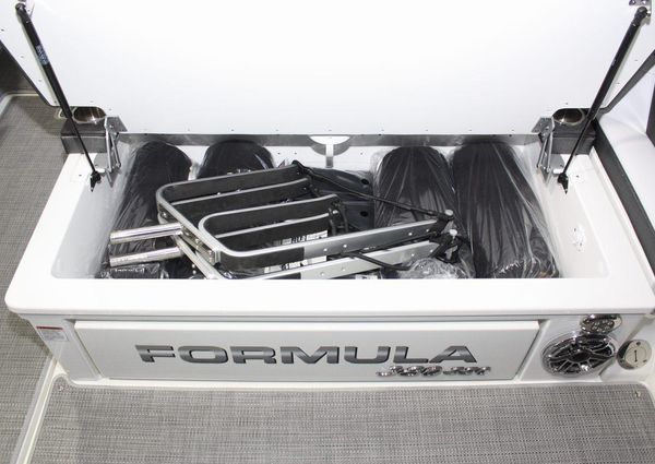 Formula 380 Super Sport Crossover OB image