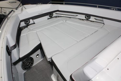 Formula 380 Super Sport Crossover OB image