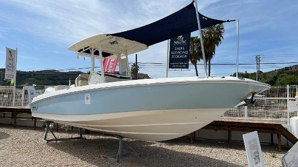 Boston Whaler 270 Dauntless 