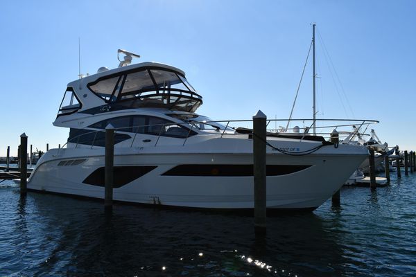 Sea Ray L550 Fly - main image