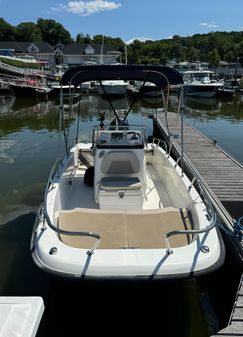 Boston-whaler 170-DAUNTLESS image