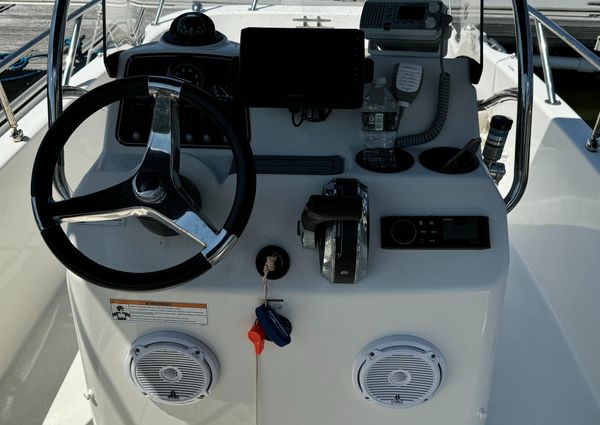 Boston-whaler 170-DAUNTLESS image