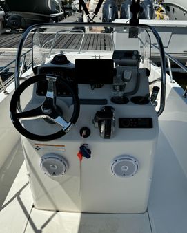 Boston-whaler 170-DAUNTLESS image