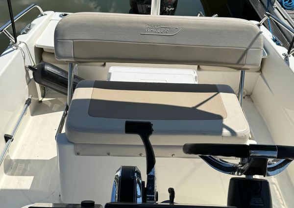 Boston-whaler 170-DAUNTLESS image