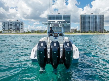 Billfish 39 Center Console w/Tower image