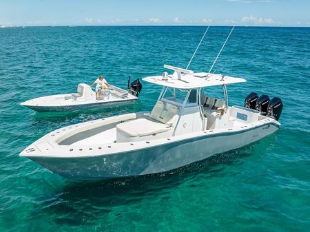 Billfish 39 Center Console w/Tower image