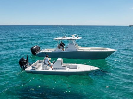 Billfish 39 Center Console w/Tower image