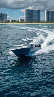 Billfish 39 Center Console w/Tower image