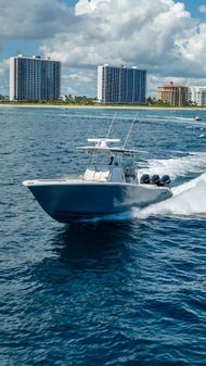 Billfish 39 Center Console w/Tower image