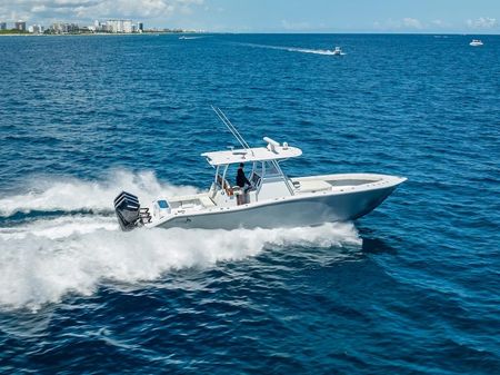 Billfish 39 Center Console w/Tower image