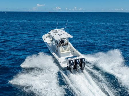 Billfish 39 Center Console w/Tower image