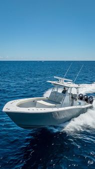 Billfish 39 Center Console w/Tower image