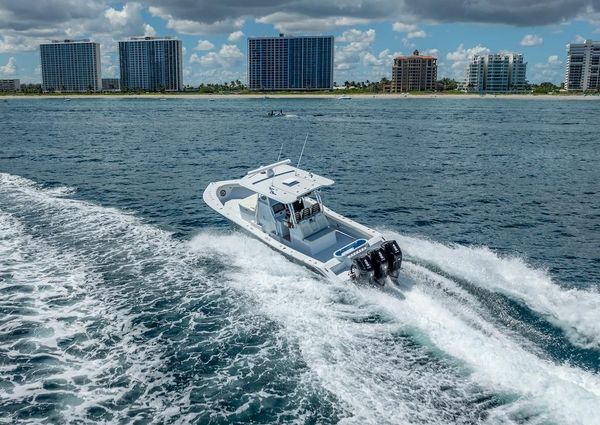 Billfish 39-CENTER-CONSOLE-W-TOWER image