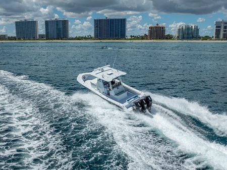 Billfish 39 Center Console w/Tower image