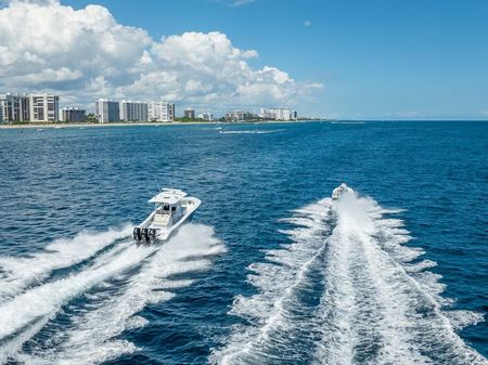 Billfish 39 Center Console w/Tower image