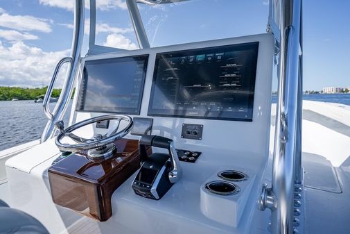 Billfish 39 Center Console w/Tower image