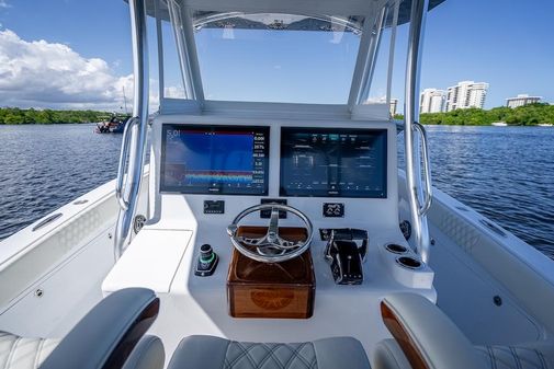 Billfish 39 Center Console w/Tower image